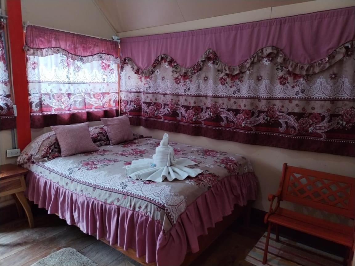 Pension Y Cabinas Colibri B&B Costa Rica Monteverde ภายนอก รูปภาพ