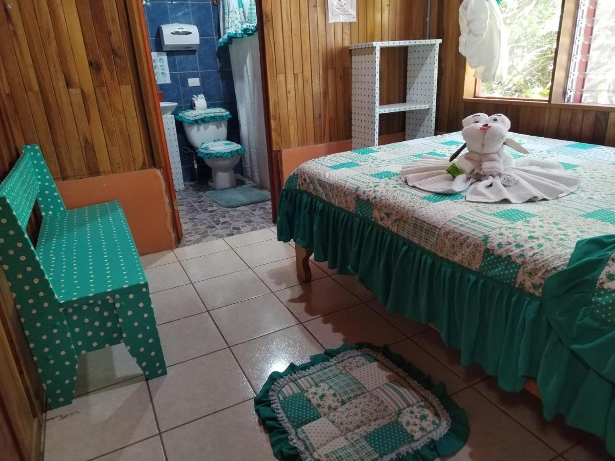 Pension Y Cabinas Colibri B&B Costa Rica Monteverde ภายนอก รูปภาพ
