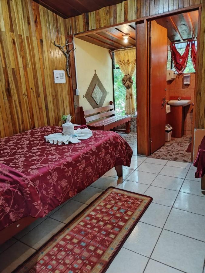 Pension Y Cabinas Colibri B&B Costa Rica Monteverde ภายนอก รูปภาพ