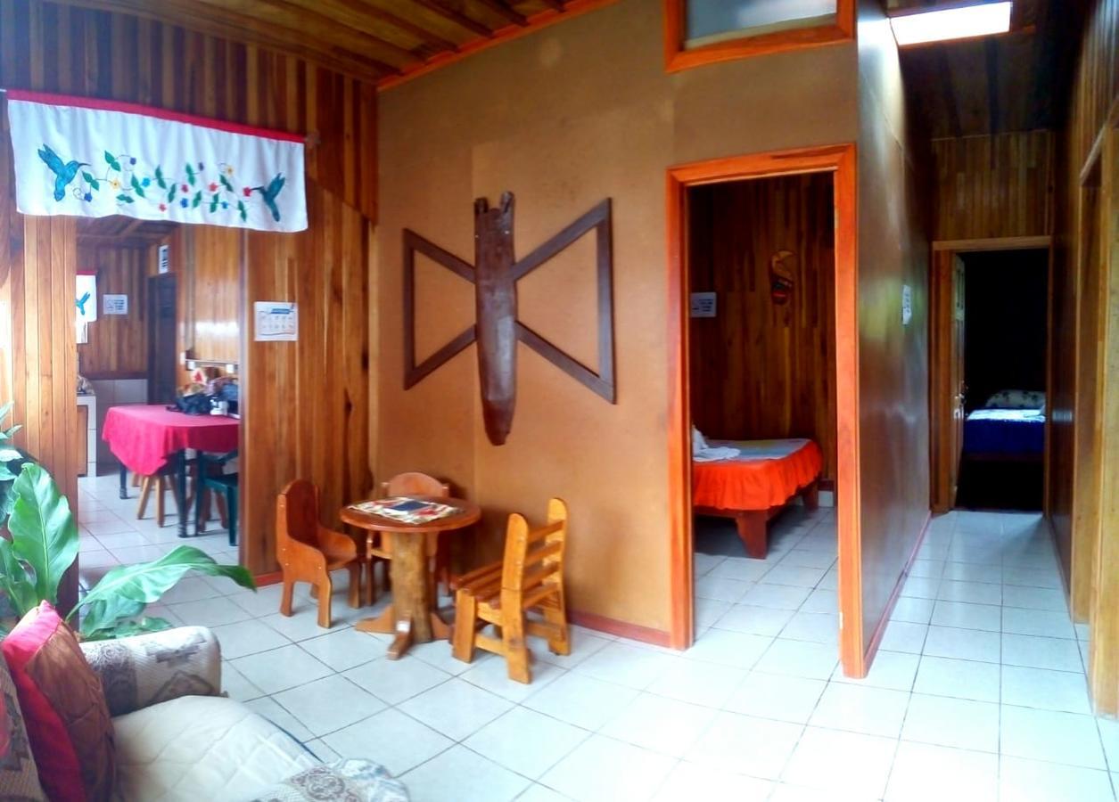 Pension Y Cabinas Colibri B&B Costa Rica Monteverde ภายนอก รูปภาพ
