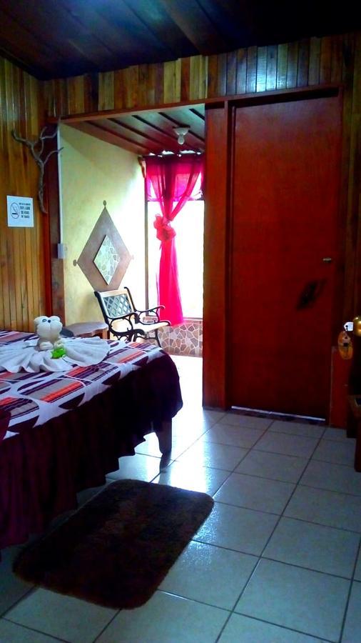 Pension Y Cabinas Colibri B&B Costa Rica Monteverde ภายนอก รูปภาพ