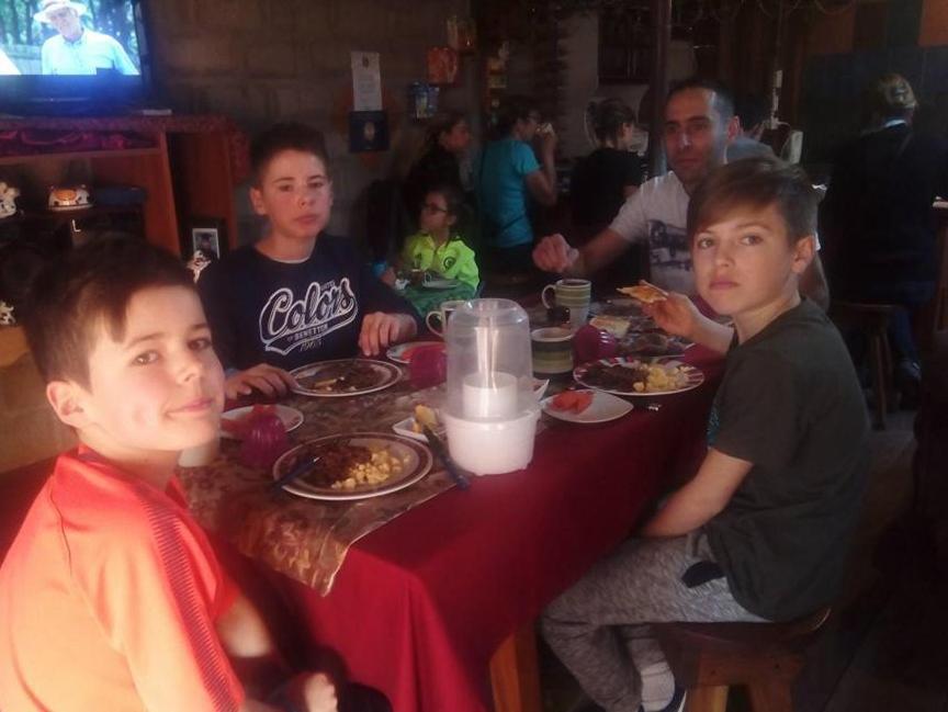 Pension Y Cabinas Colibri B&B Costa Rica Monteverde ภายนอก รูปภาพ